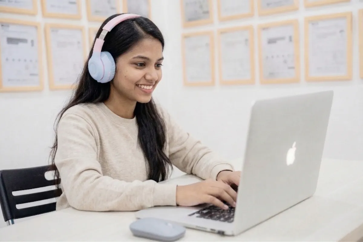 Student studying IELTS online